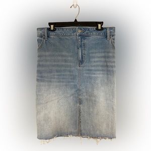 “Old Navy” Jean Skirt
Size 30
Brand New & Never Worn 
$25